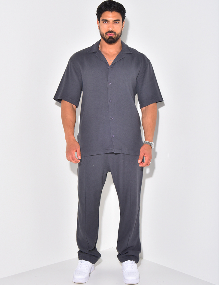Ensemble pantalon et chemise manches courtes texturé Ensemble pantalon et chemise manches courtes texturé