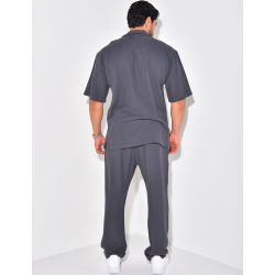 Ensemble pantalon et chemise manches courtes texturé Ensemble pantalon et chemise manches courtes texturé