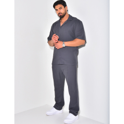 Ensemble pantalon et chemise manches courtes texturé Ensemble pantalon et chemise manches courtes texturé