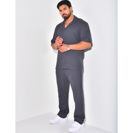 Ensemble pantalon et chemise manches courtes texturé Ensemble pantalon et chemise manches courtes texturé