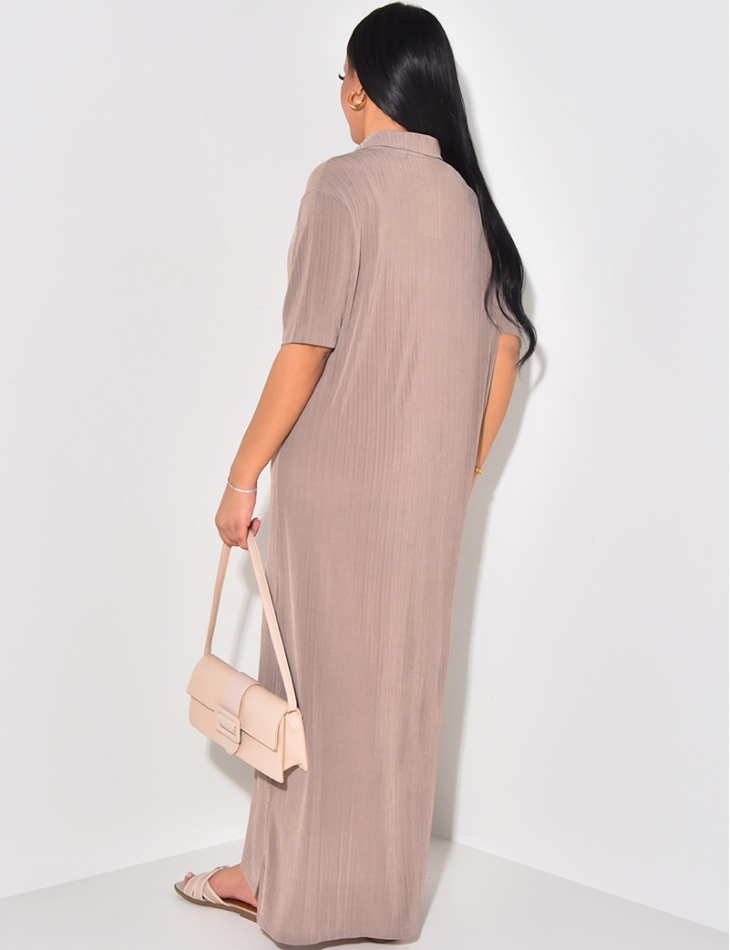 Langes Kleid mit Polokragen