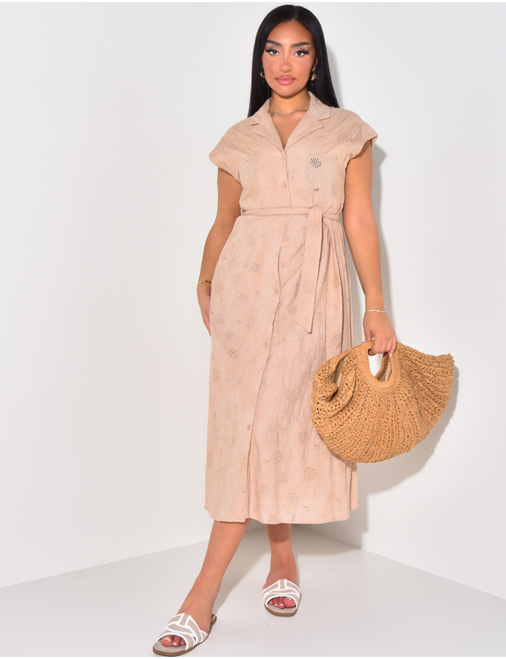 Langes gehäkeltes Hemdkleid zum Binden