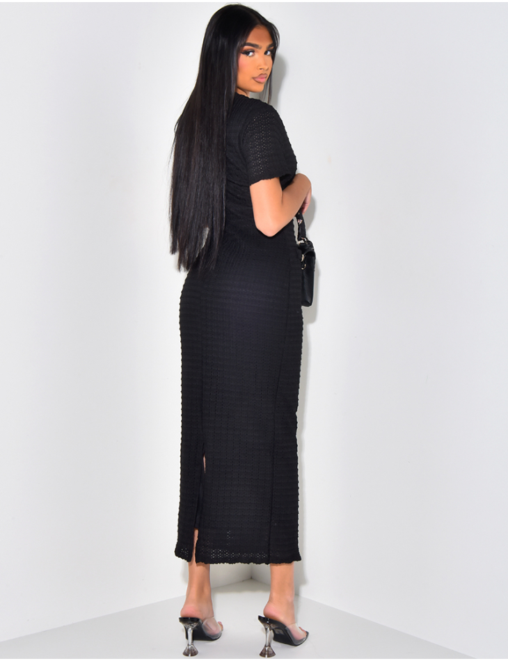 Robe longue texturée à boutons dorés Robe longue texturée à boutons dorés