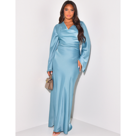 Robe longue satinée à col et manches évasés