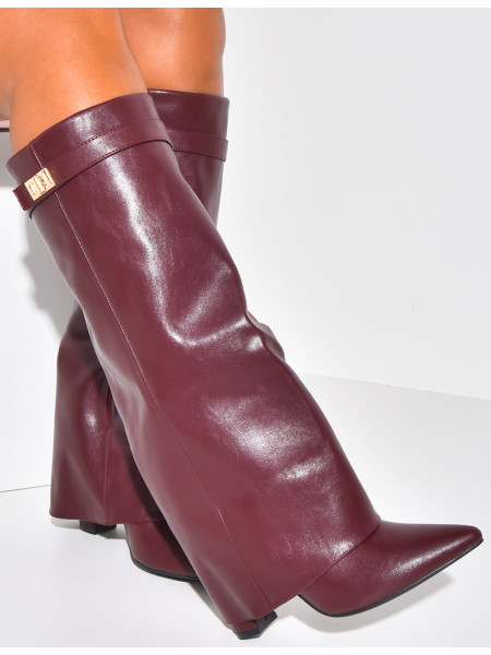 Leatherette boots with square heels and flap