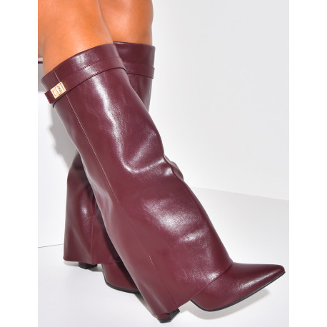 Leatherette boots with square heels and flap