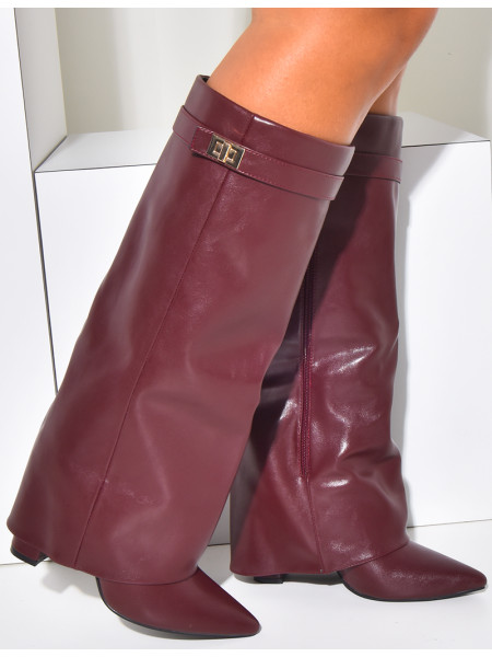 Leatherette boots with square heels and flap