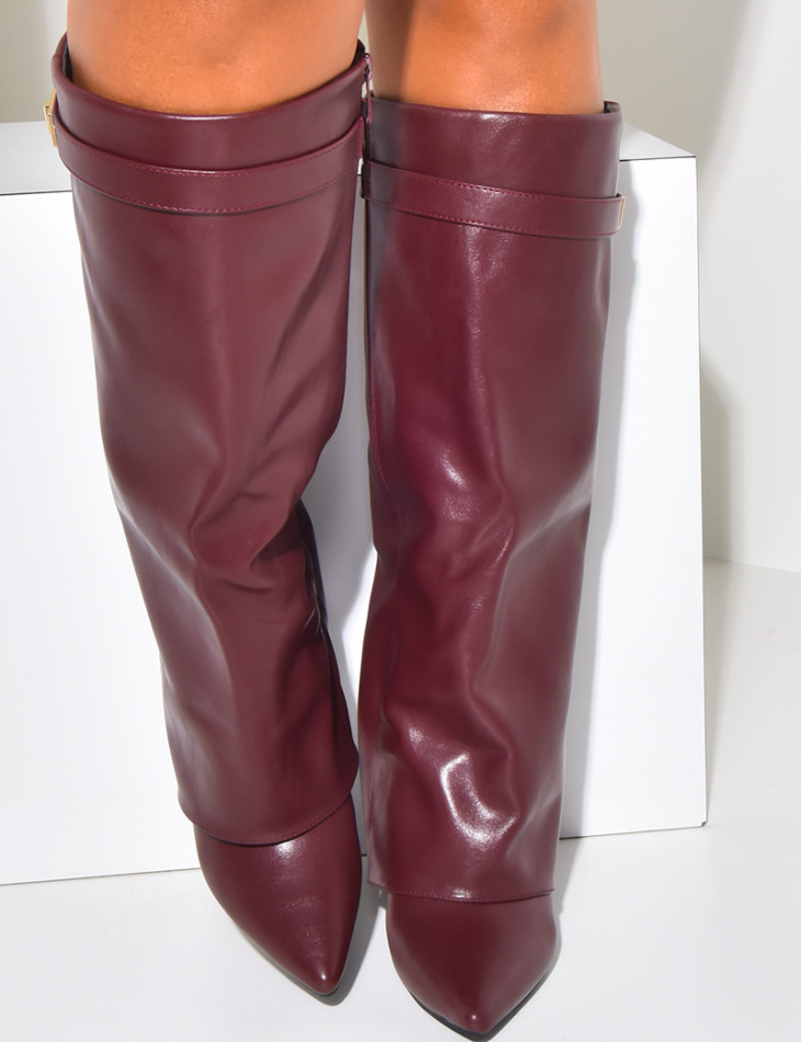Leatherette boots with square heels and flap