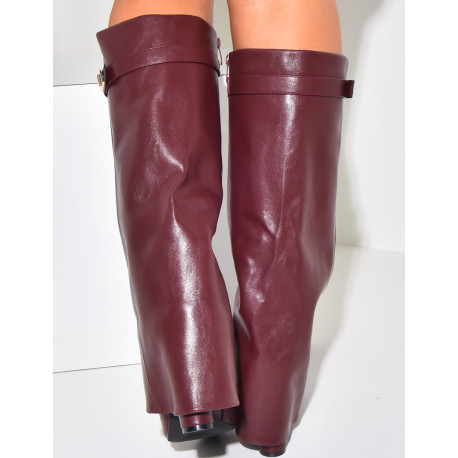 Leatherette boots with square heels and flap