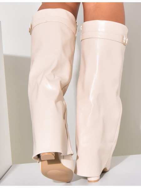 Bottes en similicuir à talons carré et rabat