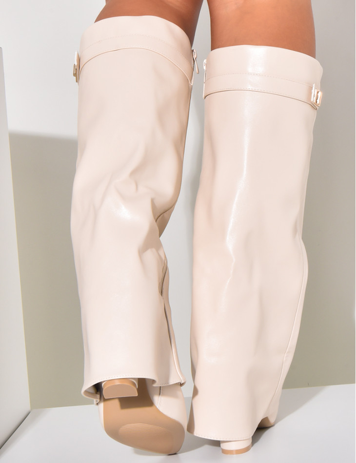 Bottes en similicuir à talons carré et rabat