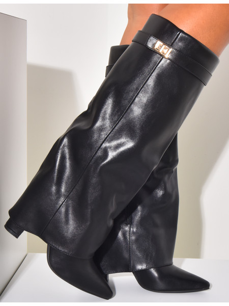 Bottes en similicuir à talons carré et rabat