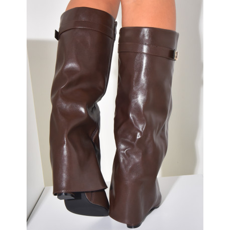 Bottes en similicuir à talons carré et rabat