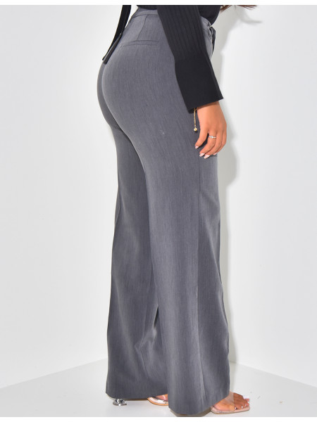 Gerade geschnittene Schneiderhose in melierter Optik.