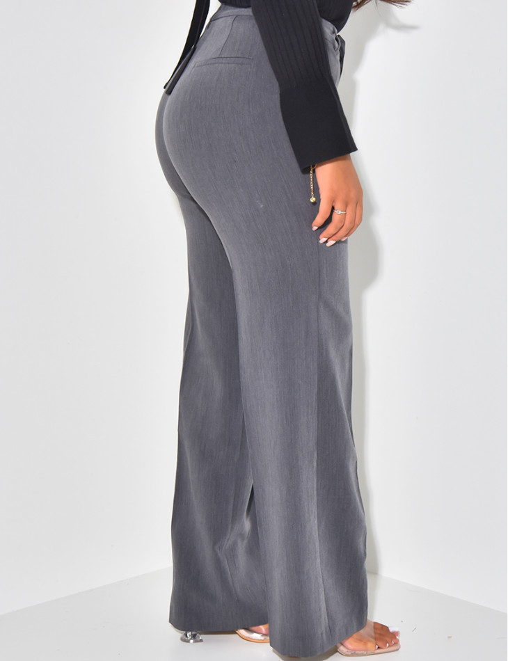 Gerade geschnittene Schneiderhose in melierter Optik.