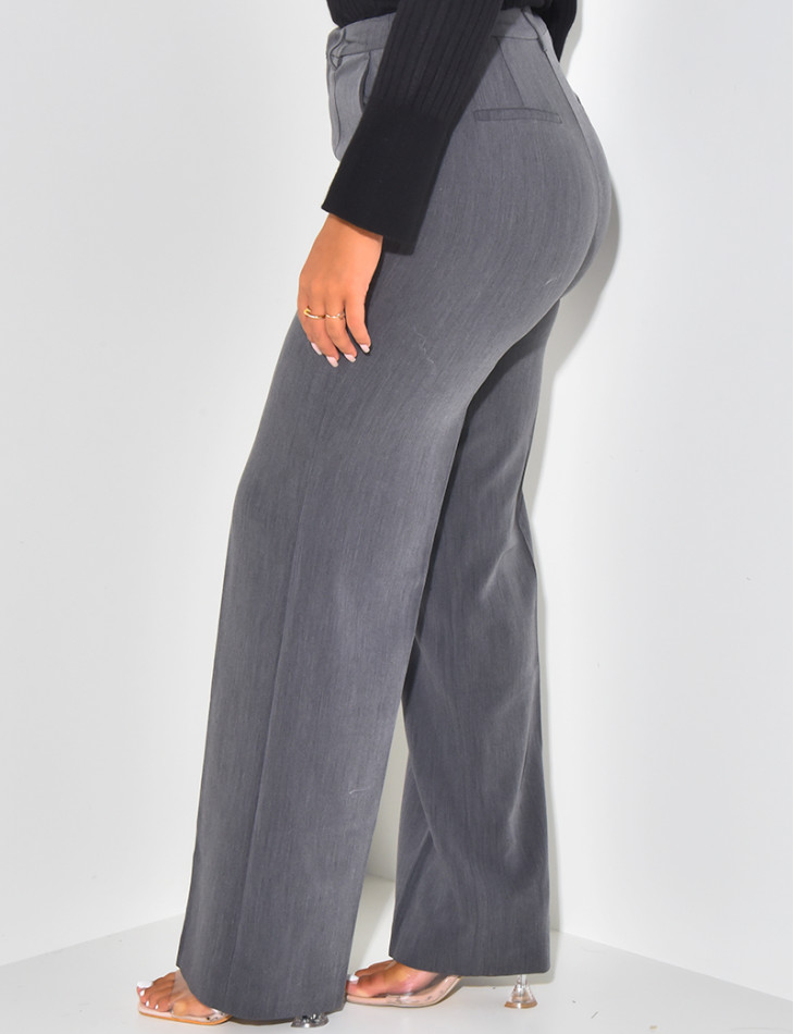 Gerade geschnittene Schneiderhose in melierter Optik.