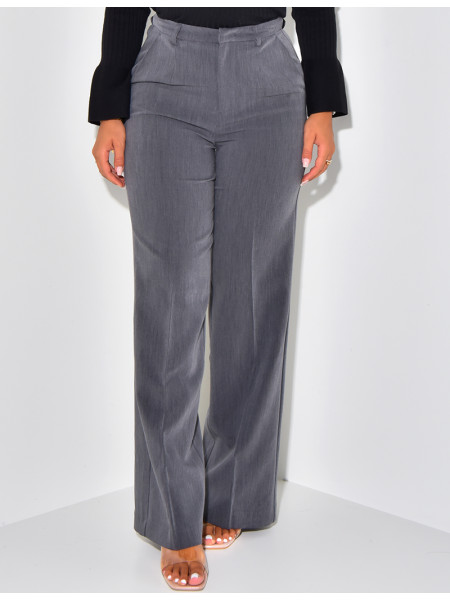 Gerade geschnittene Schneiderhose in melierter Optik.