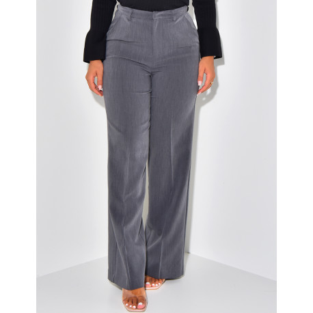 Gerade geschnittene Schneiderhose in melierter Optik.