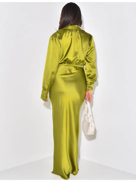 Ensemble jupe longue et chemise courte en satin