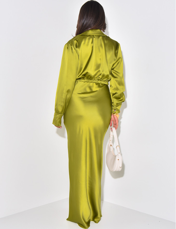 Ensemble jupe longue et chemise courte en satin