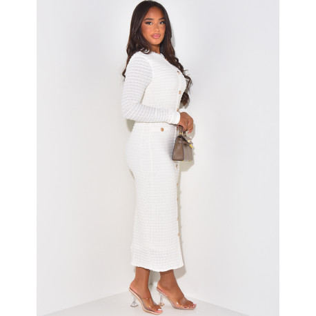 Robe longue texturée à boutons dorés