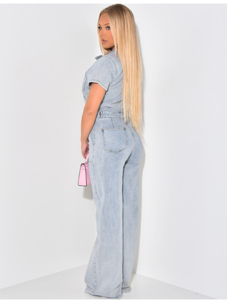 Combinaison manches courtes en jeans cintrée à la taille et large