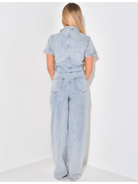 Combinaison manches courtes en jeans cintrée à la taille et large