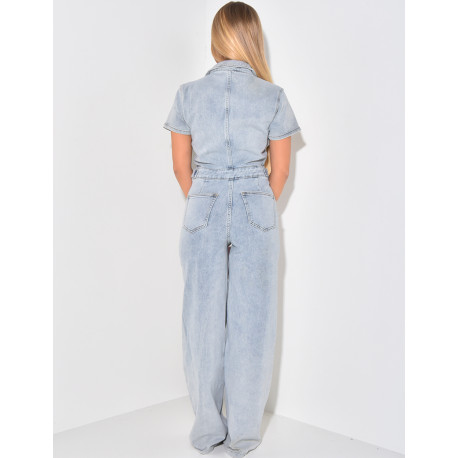 Combinaison manches courtes en jeans cintrée à la taille et large