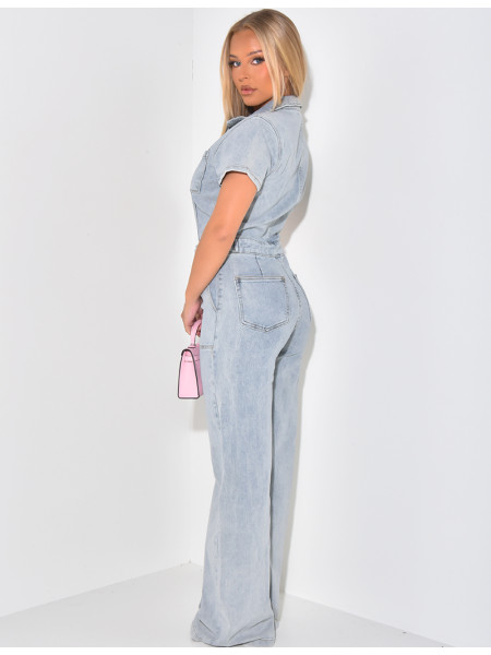Combinaison manches courtes en jeans cintrée à la taille et large