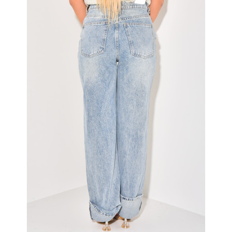 Straight-leg jeans with cuffs