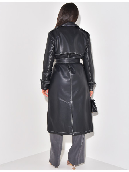 Trench long en similicuir à coutures contrastantes