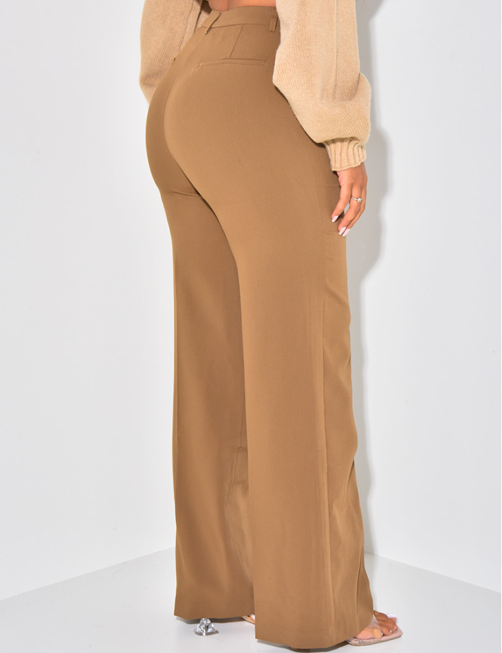 Gerade geschnittene Schneiderhose in melierter Optik.