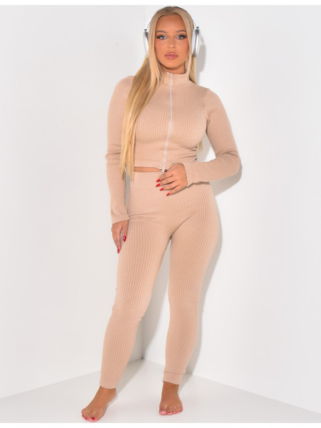 Geripptes Set aus Weste und Sportleggings