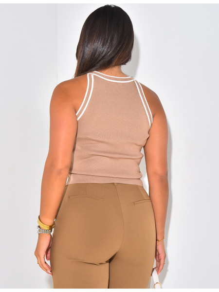 Close-fitting tank top with contrasting trims