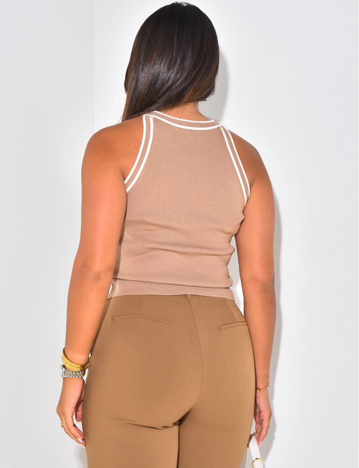 Close-fitting tank top with contrasting trims