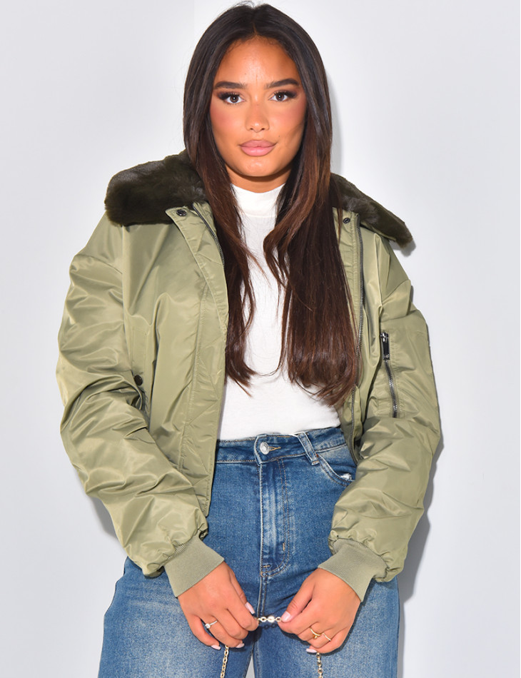 Bombers court à fourrure au col