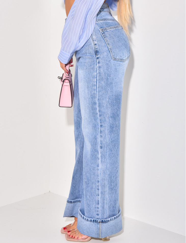 Jeans coupe droite à revers