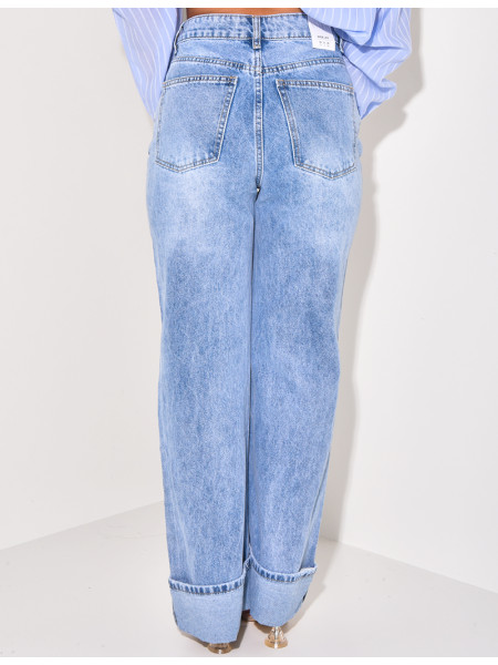 Jeans coupe droite à revers