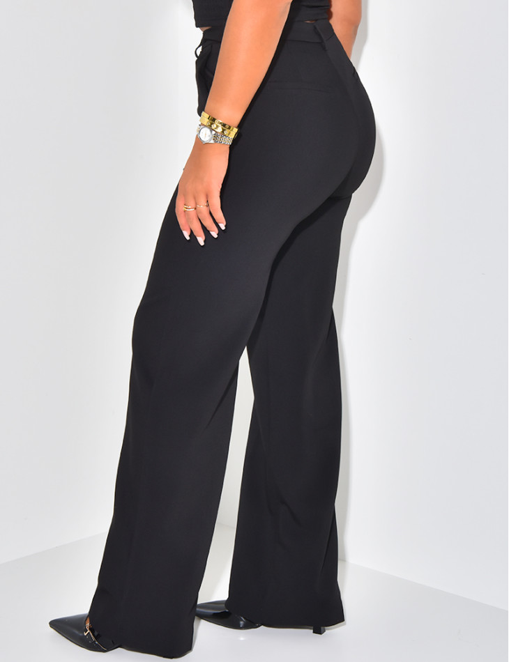 Gerade geschnittene Schneiderhose in melierter Optik.