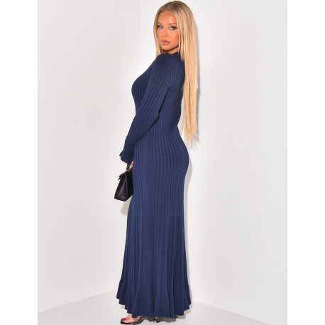 Robe pull longue côtelée évasée