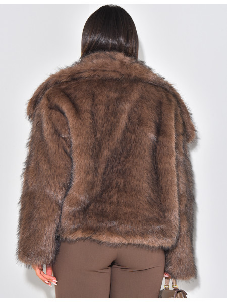 Short jacket in faux fur