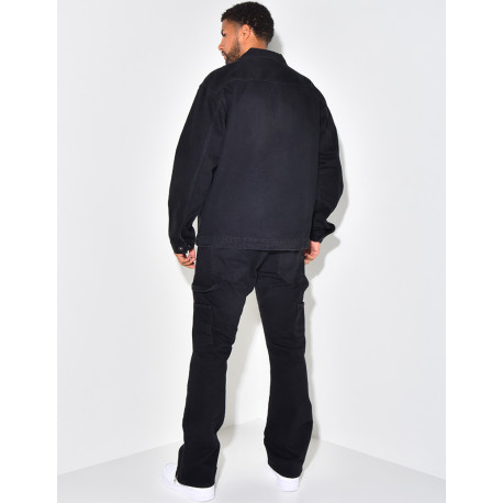 Schwarze Jeanskombination