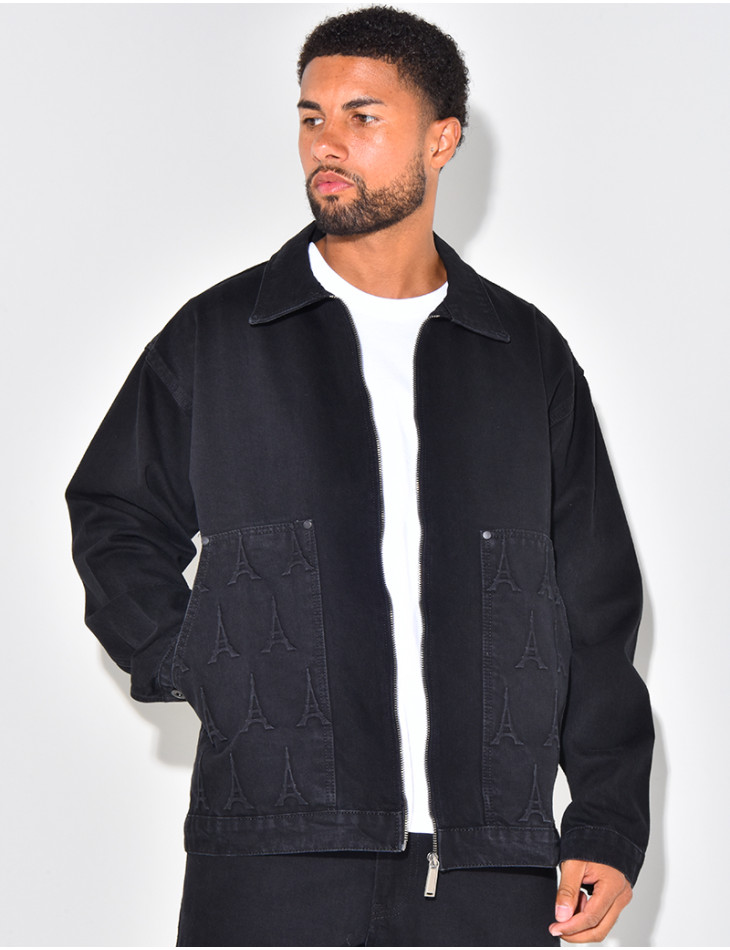 Schwarze Jeanskombination