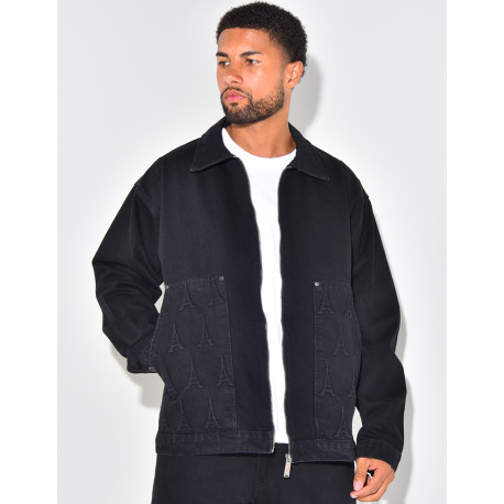 Schwarze Jeanskombination