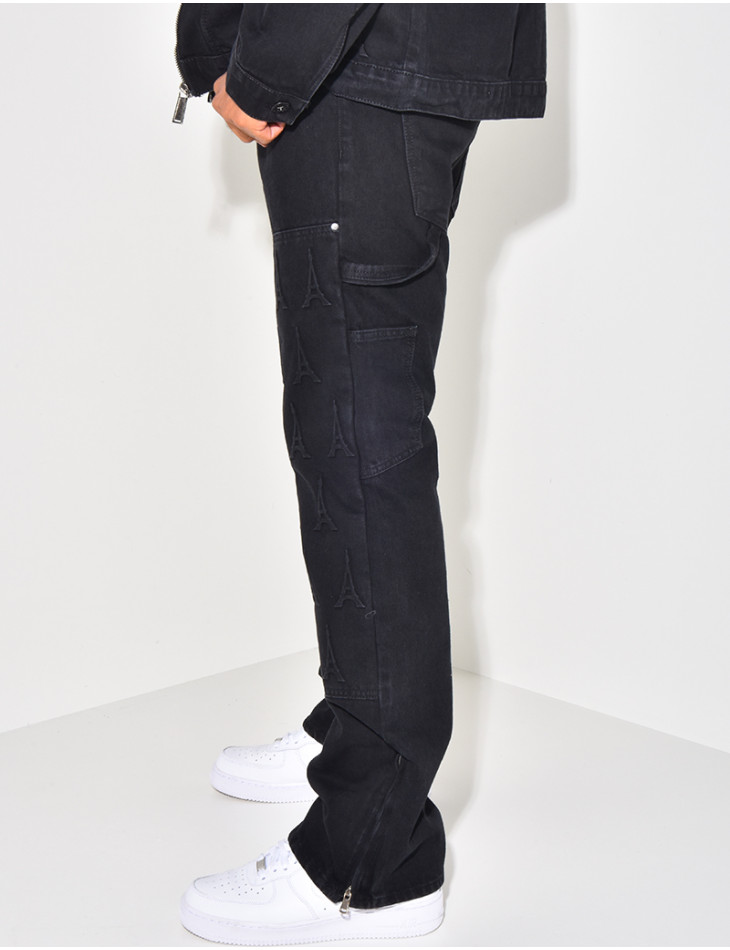 Schwarze Jeanskombination