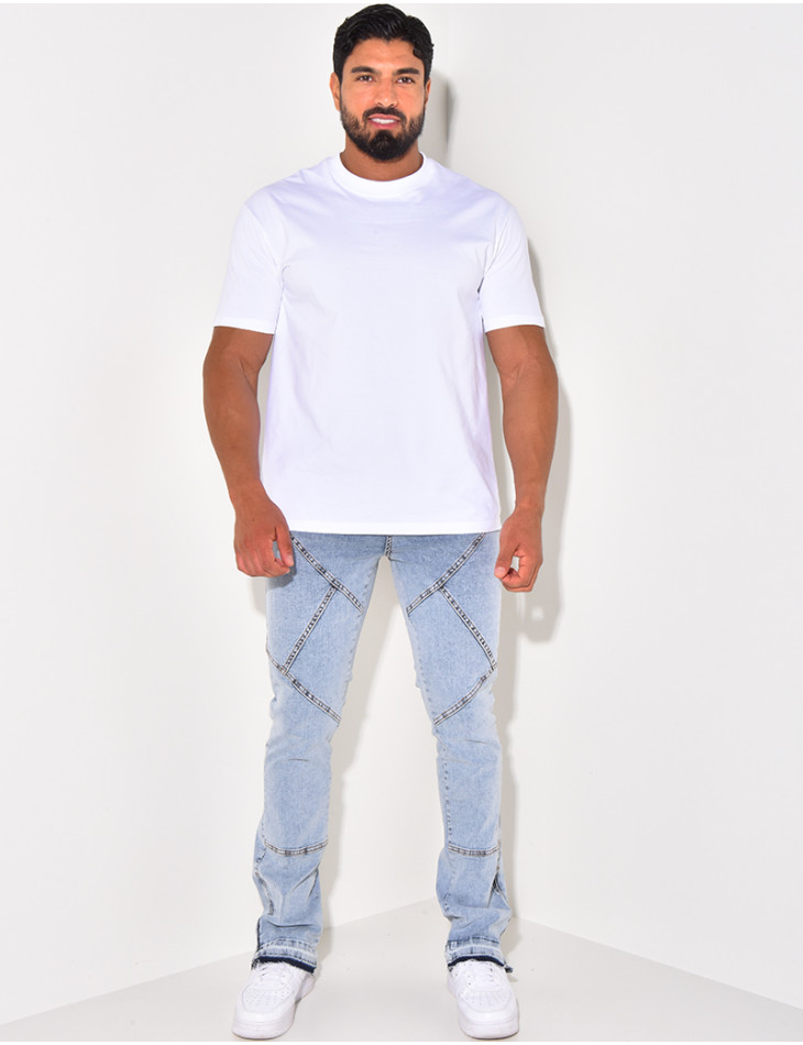 Flare jeans with stitching and closure