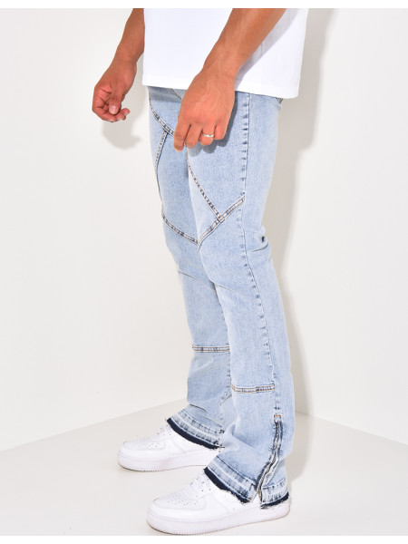 Flare jeans with stitching and closure