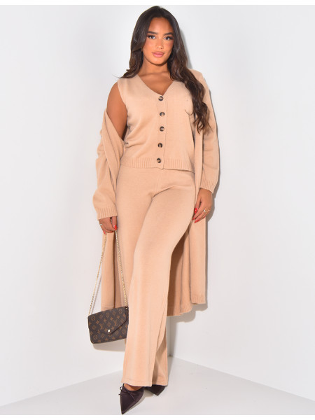 Dreiteiliges Set aus langer Weste, ärmelloser Strickjacke und Hose aus Wolle.