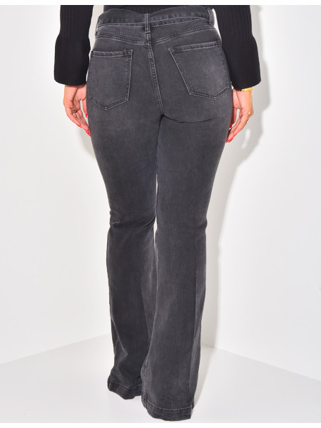 Jeans mit hoher Taille & Schlaghose mit Gürtel