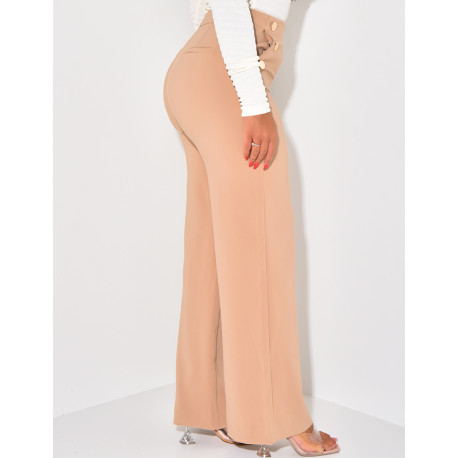 Gerade geschnittene Hose mit goldenen Knöpfen